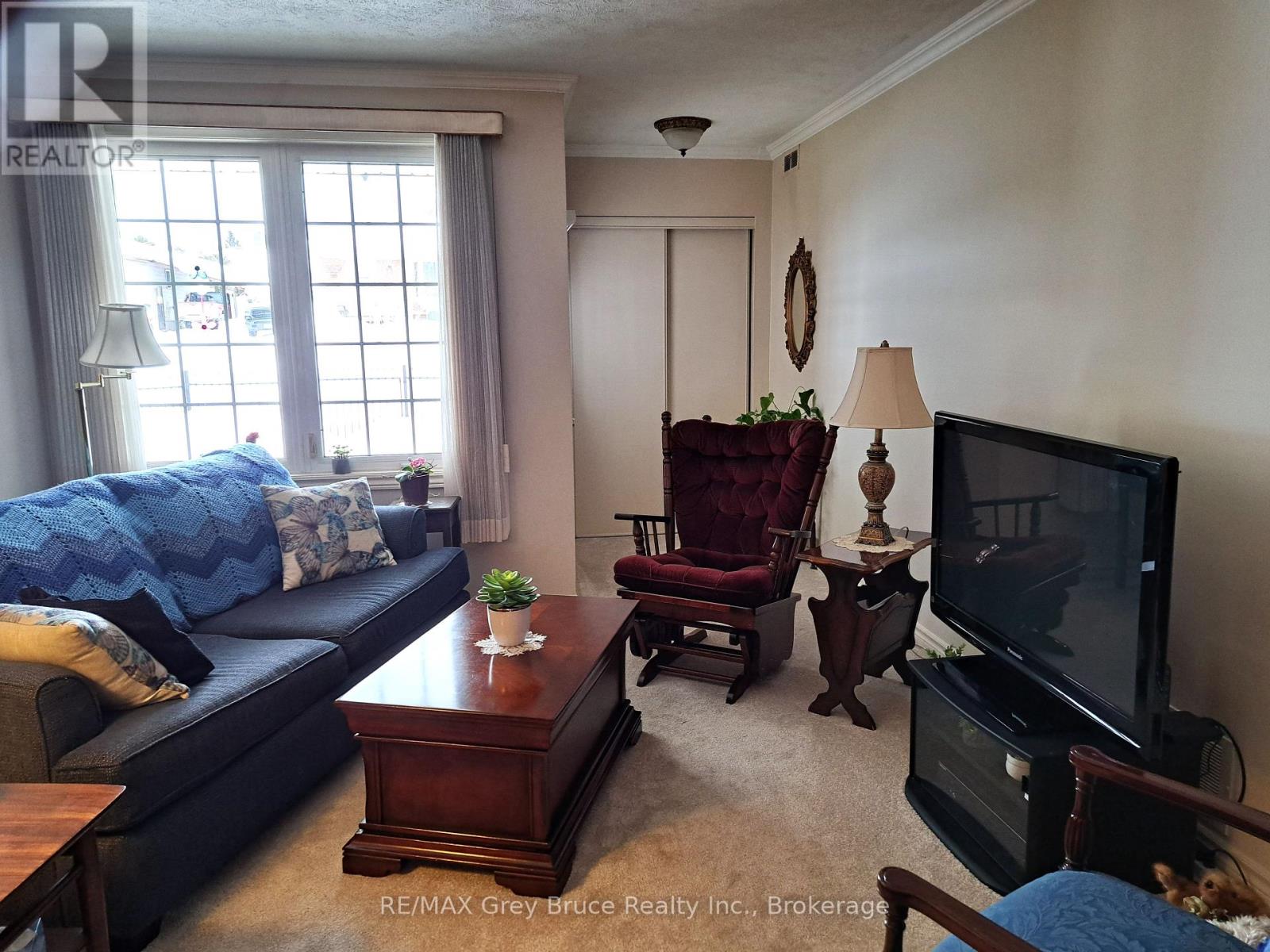 102 - 1550 12th Avenue E, Owen Sound, Ontario  N4K 6Z3 - Photo 2 - X12026869