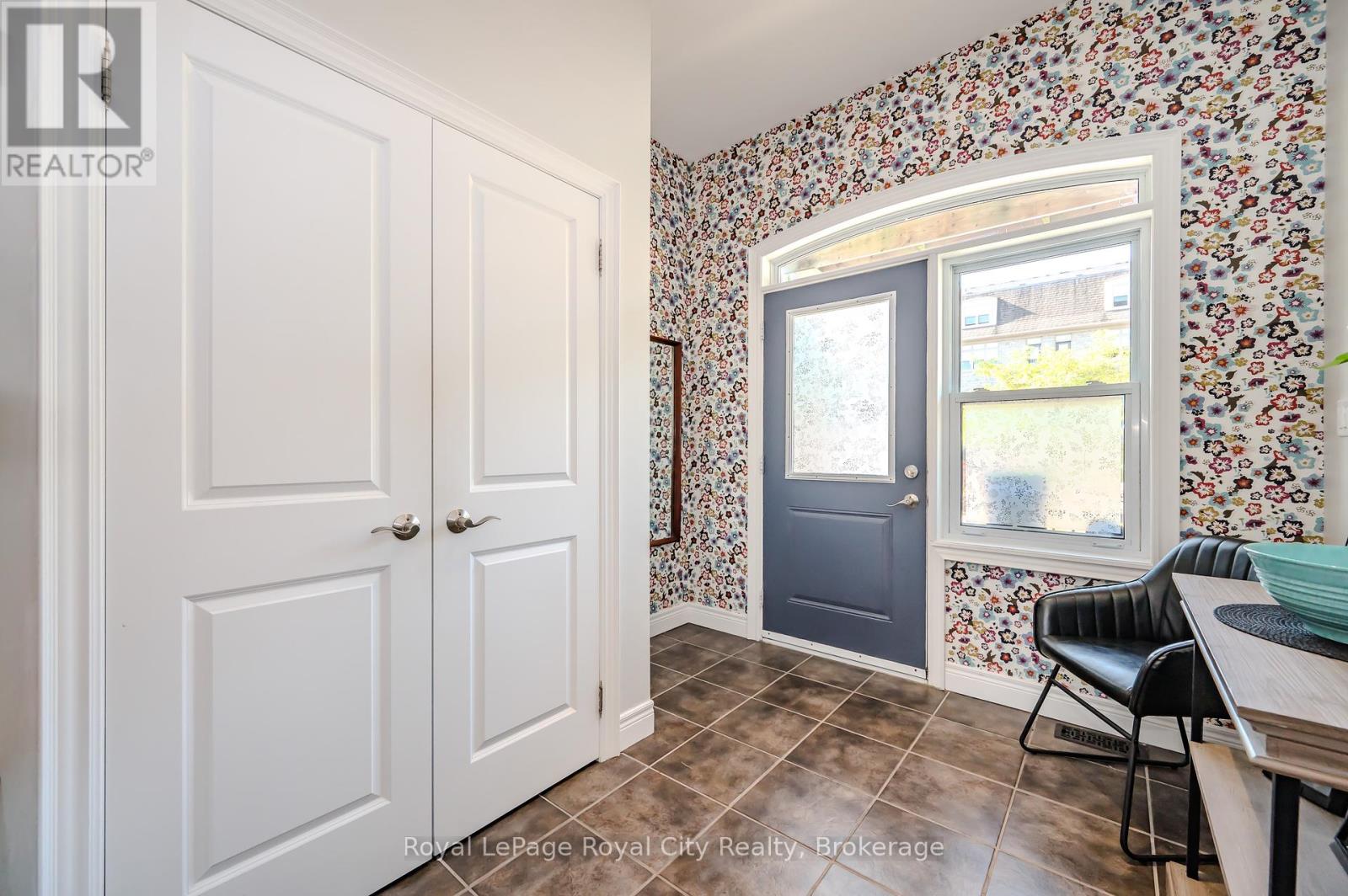 90 Cardigan Street, Guelph, Ontario  N1H 0A4 - Photo 7 - X12026904