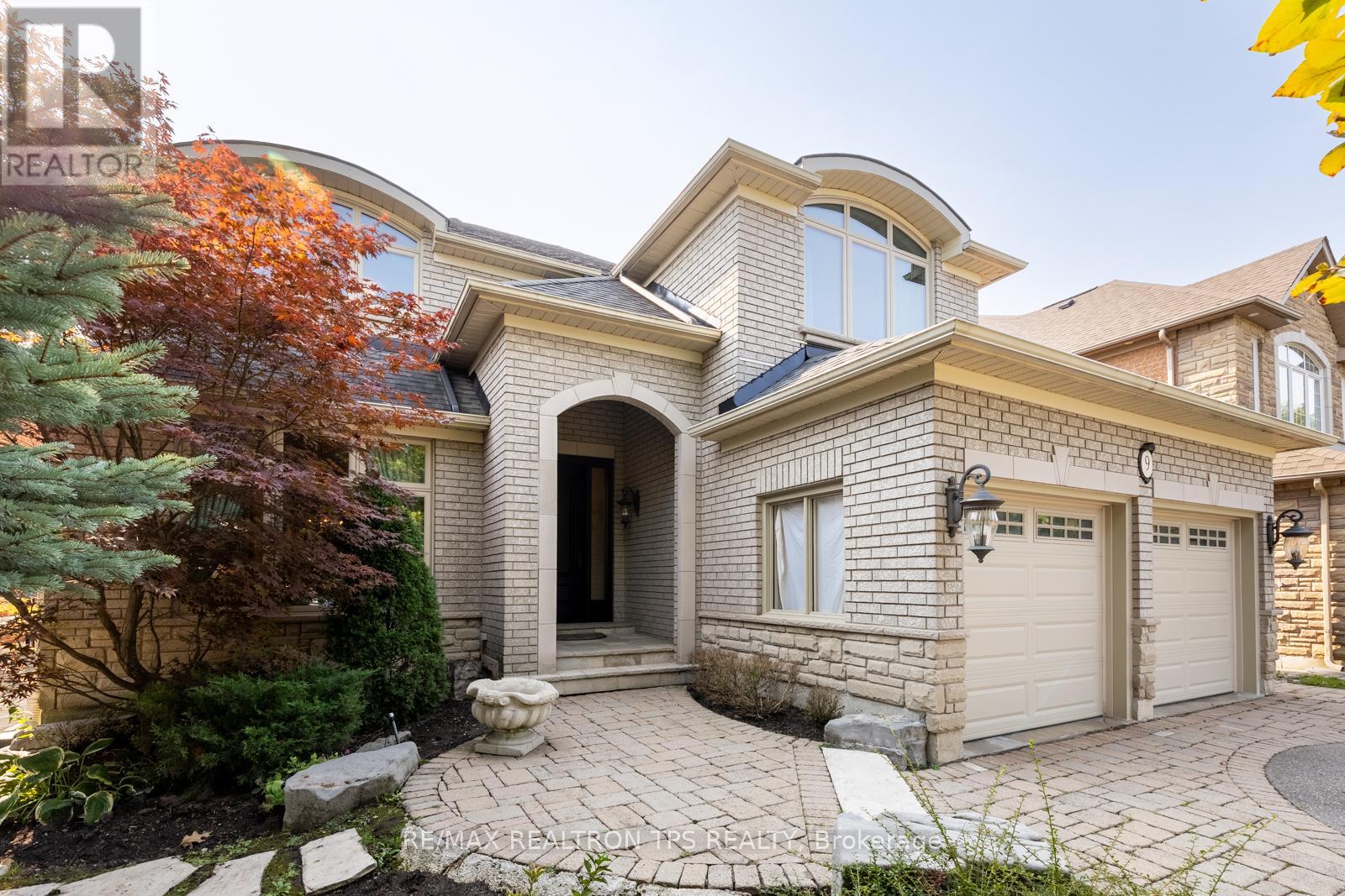 Property at 9 WINTERPORT COURT image 2