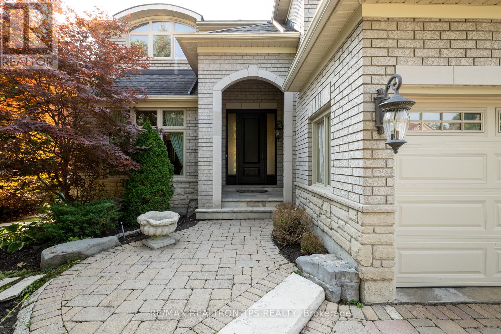 Property at 9 WINTERPORT COURT image 3