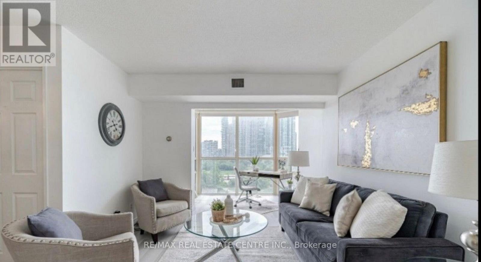 1008 - 285 Enfield Place, Mississauga, Ontario  L5B 3Y6 - Photo 5 - W12027013
