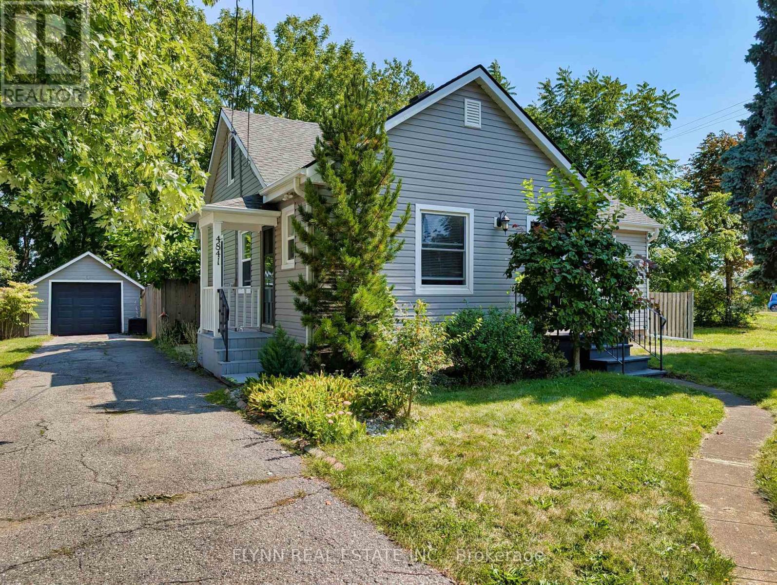 Property at 4841 VICTORIA AVENUE N image 1