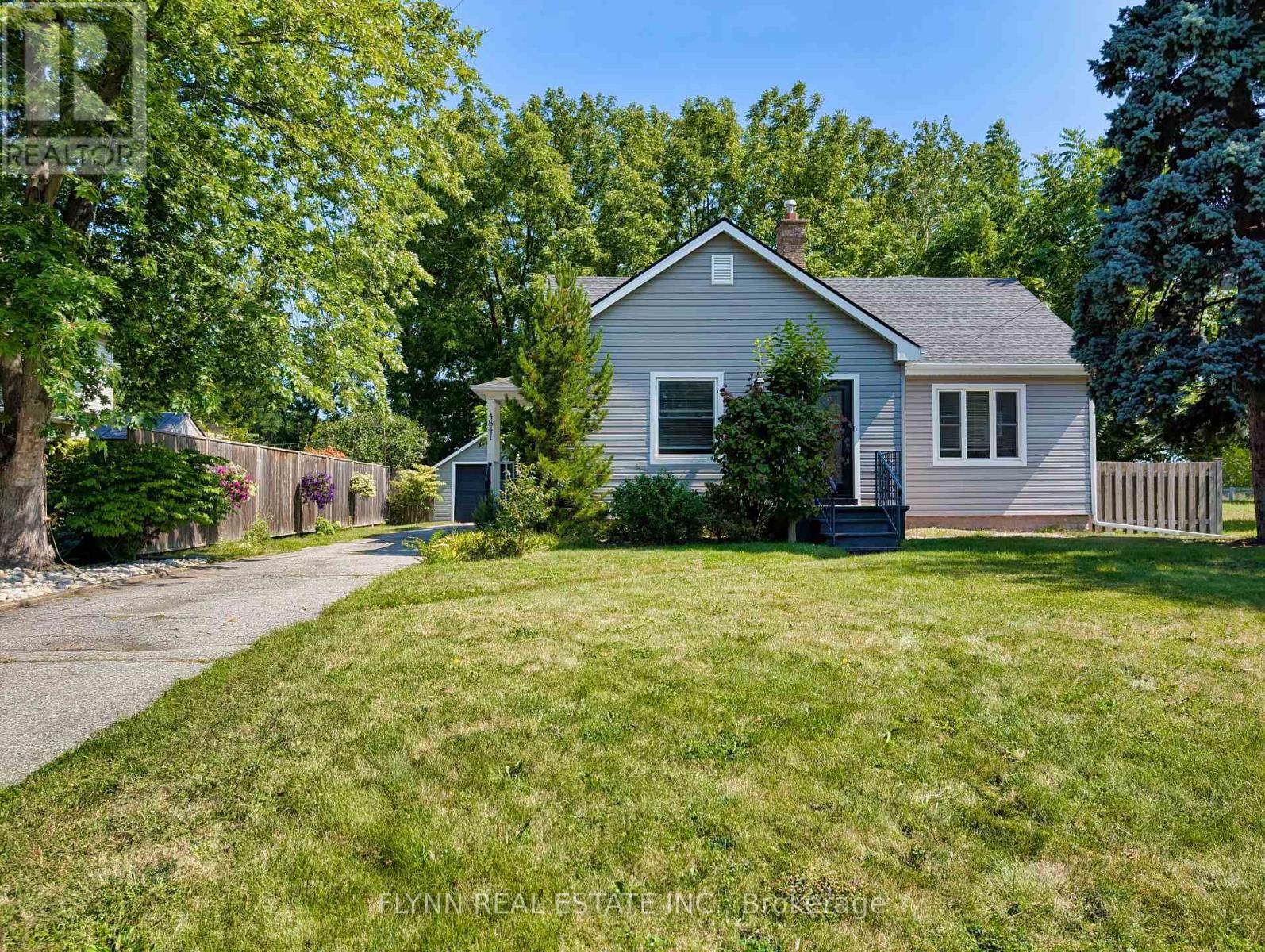 Property at 4841 VICTORIA AVENUE N image 3
