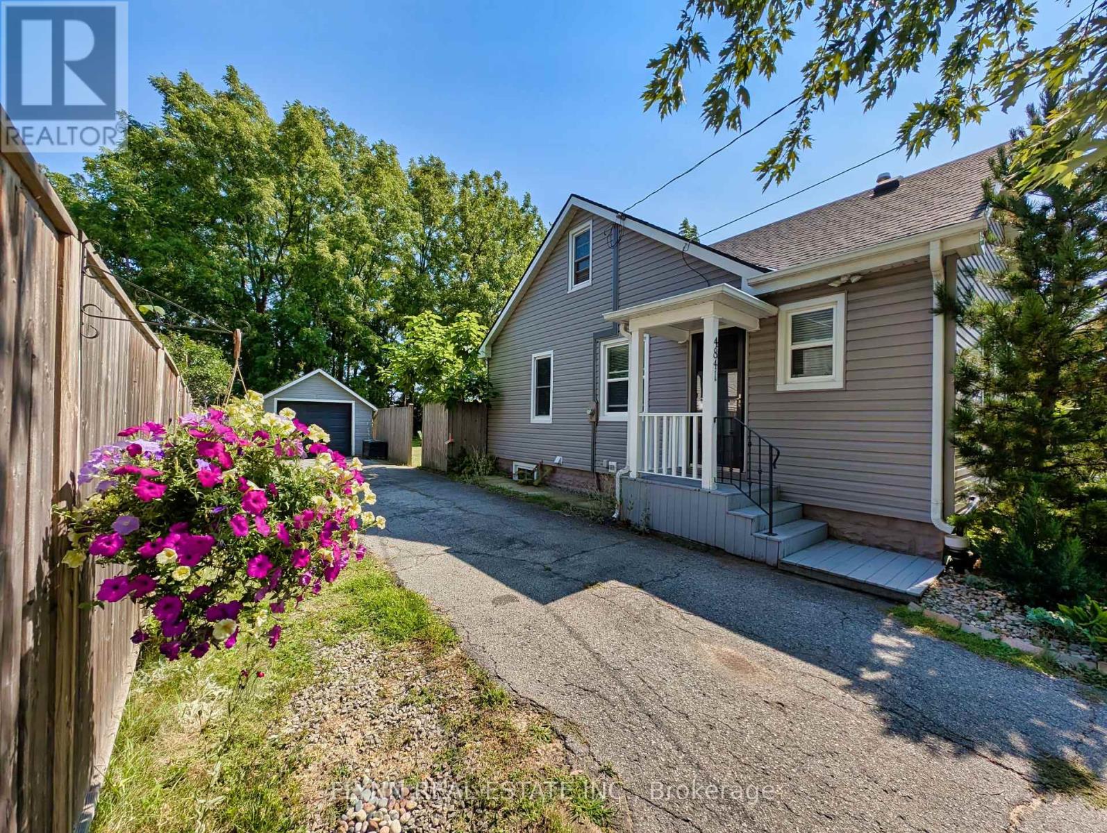 Property at 4841 VICTORIA AVENUE N image 5