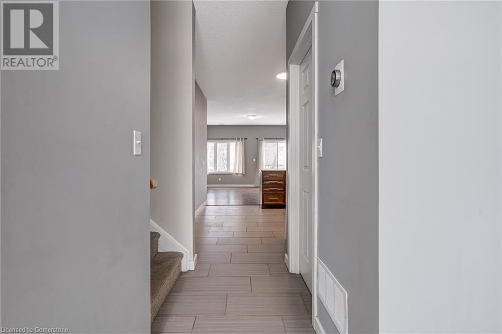447 Stirling Avenue S, Kitchener, Ontario  N2M 3H7 - Photo 6 - 40707644