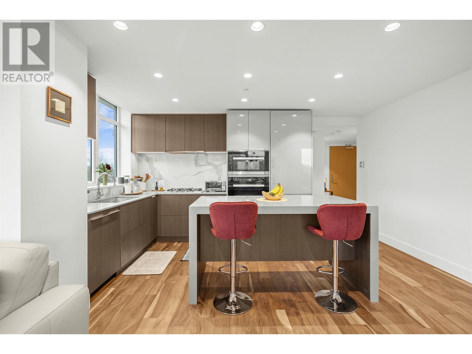 407 1675 Lions Gate Lane, North Vancouver, British Columbia  V7P 3B4 - Photo 8 - R2979343
