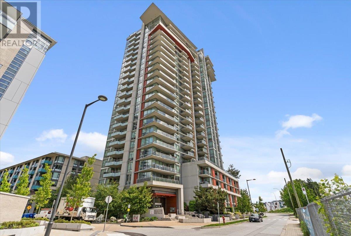 402 1550 Fern Street, North Vancouver, British Columbia  V7J 0A9 - Photo 1 - R2979347