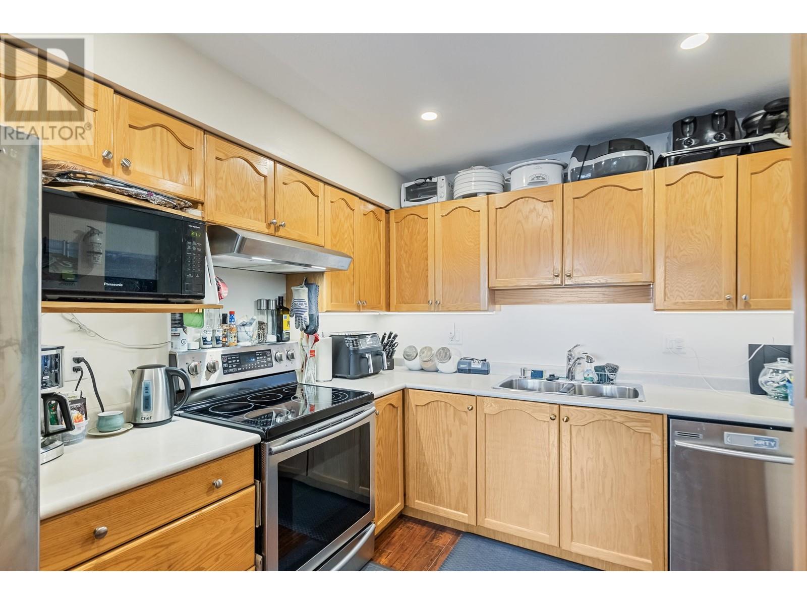 303 19130 Ford Road, Pitt Meadows, British Columbia  V3Y 2P1 - Photo 11 - R2979308
