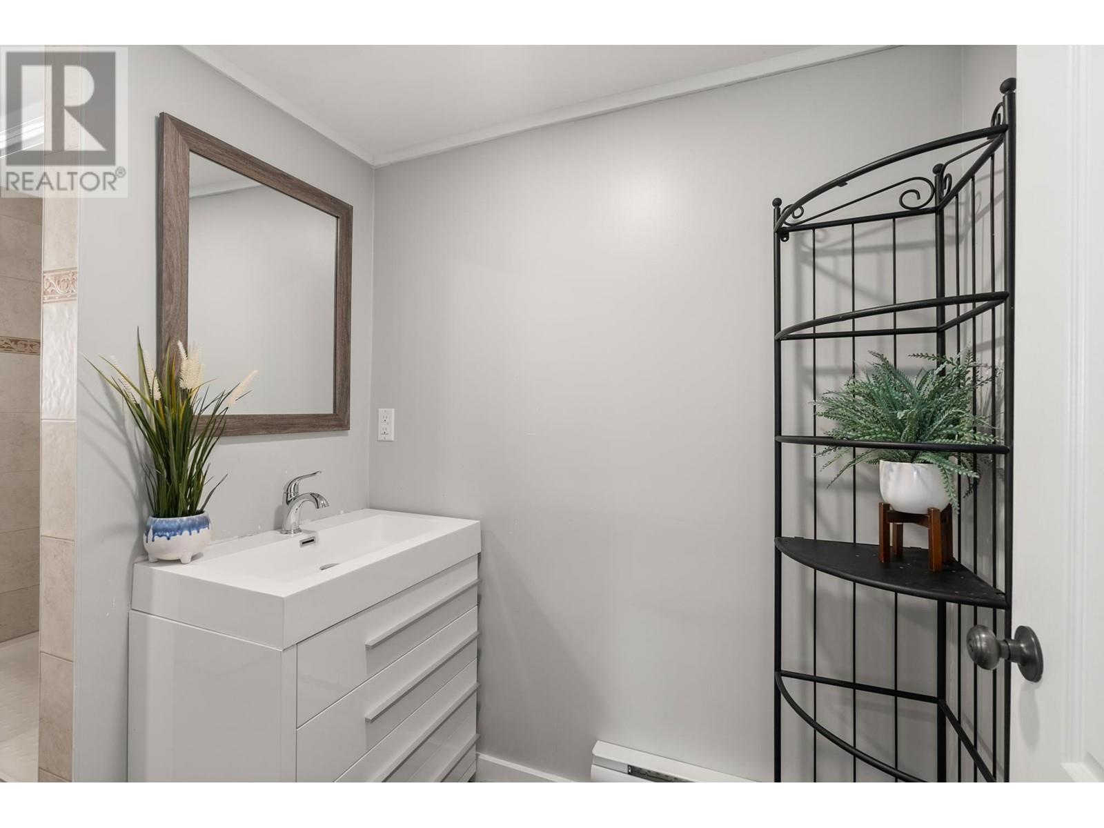 621 The Del, North Vancouver, British Columbia  V7N 2X9 - Photo 25 - R2979305