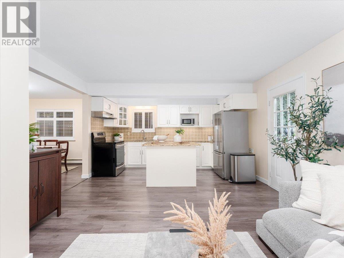 983 Canyon Boulevard, North Vancouver, British Columbia  V7R 2K2 - Photo 5 - R2979316