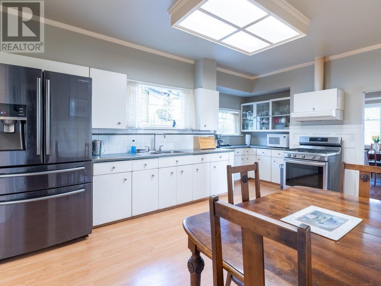 1156 Adderley Street, North Vancouver, British Columbia  V7L 1T3 - Photo 12 - R2979337