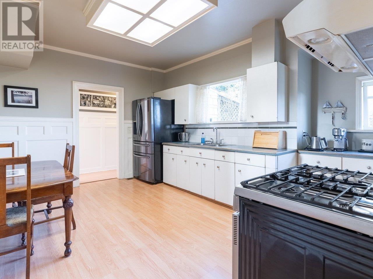 1156 Adderley Street, North Vancouver, British Columbia  V7L 1T3 - Photo 13 - R2979337