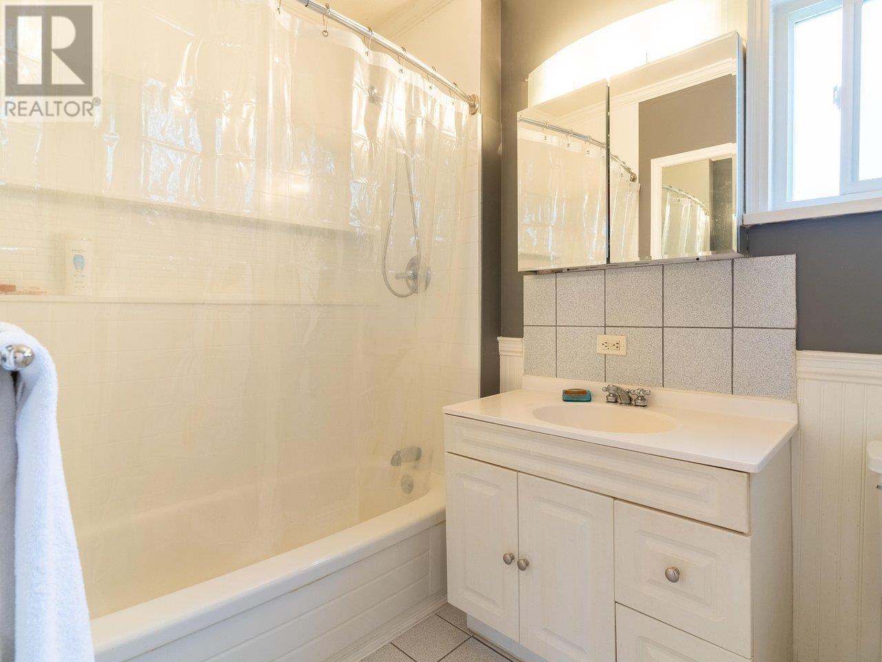 1156 Adderley Street, North Vancouver, British Columbia  V7L 1T3 - Photo 16 - R2979337
