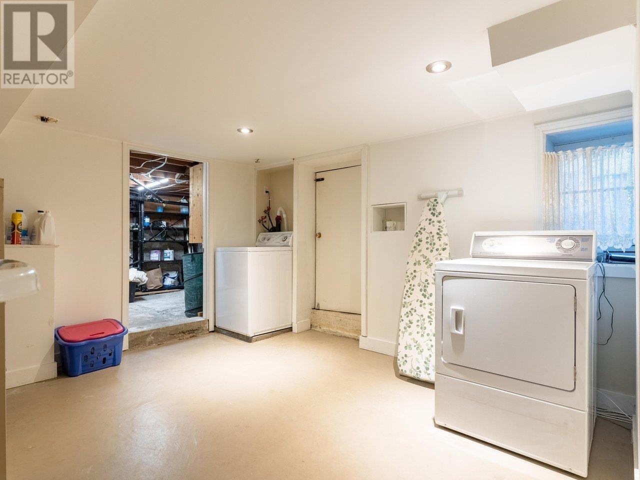 1156 Adderley Street, North Vancouver, British Columbia  V7L 1T3 - Photo 24 - R2979337