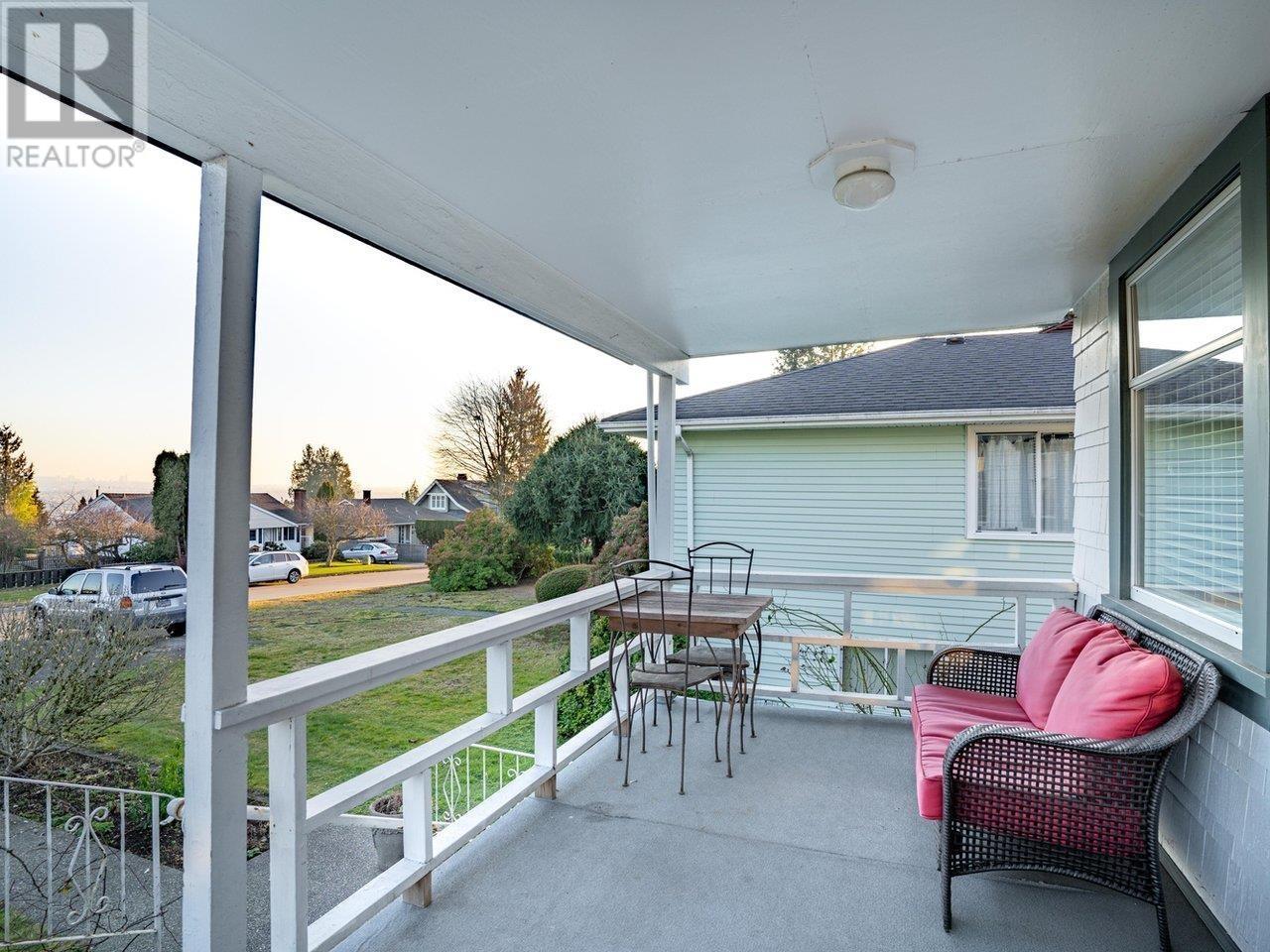 1156 Adderley Street, North Vancouver, British Columbia  V7L 1T3 - Photo 3 - R2979337