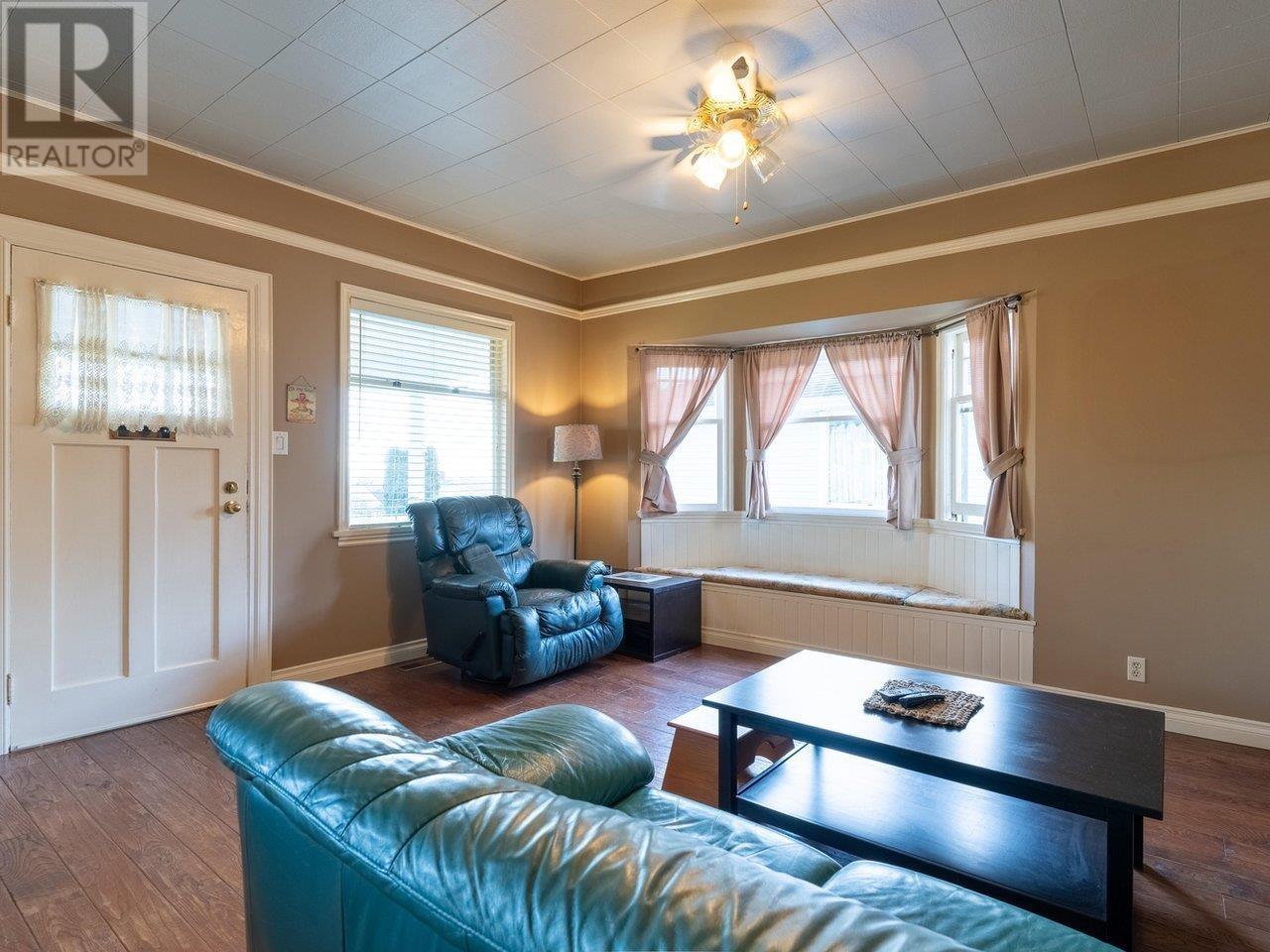 1156 Adderley Street, North Vancouver, British Columbia  V7L 1T3 - Photo 4 - R2979337