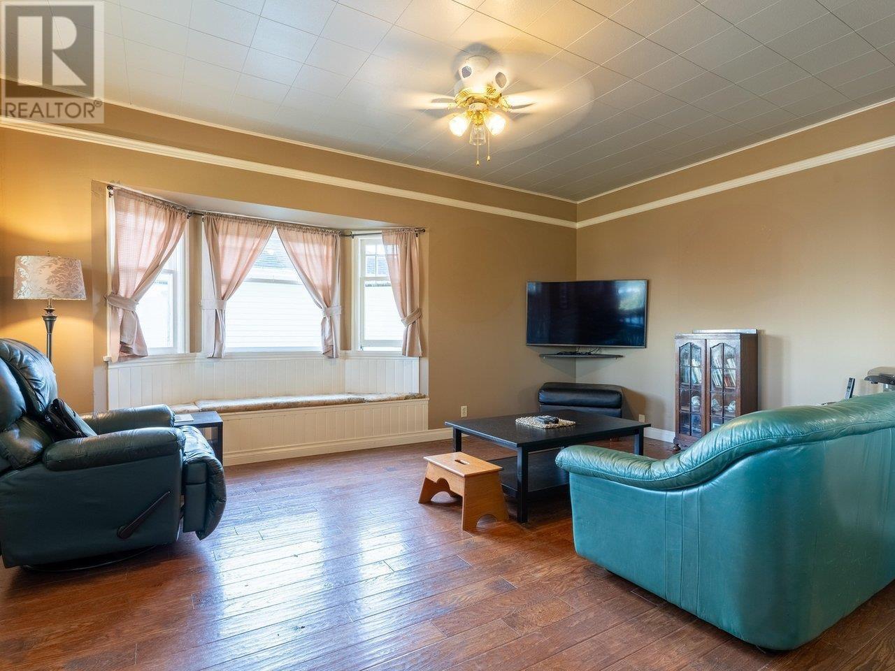 1156 Adderley Street, North Vancouver, British Columbia  V7L 1T3 - Photo 6 - R2979337