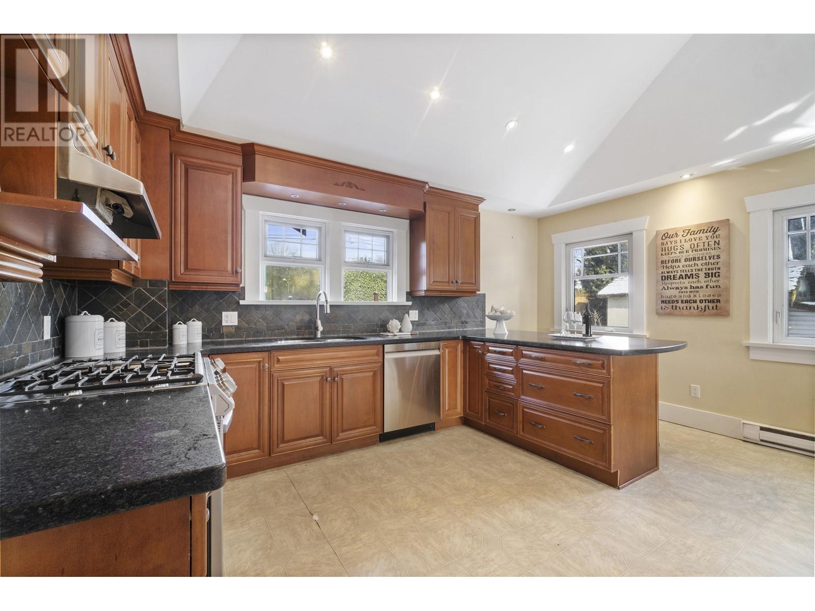 931 Second Street, New Westminster, British Columbia  V3L 2N8 - Photo 7 - R2979340