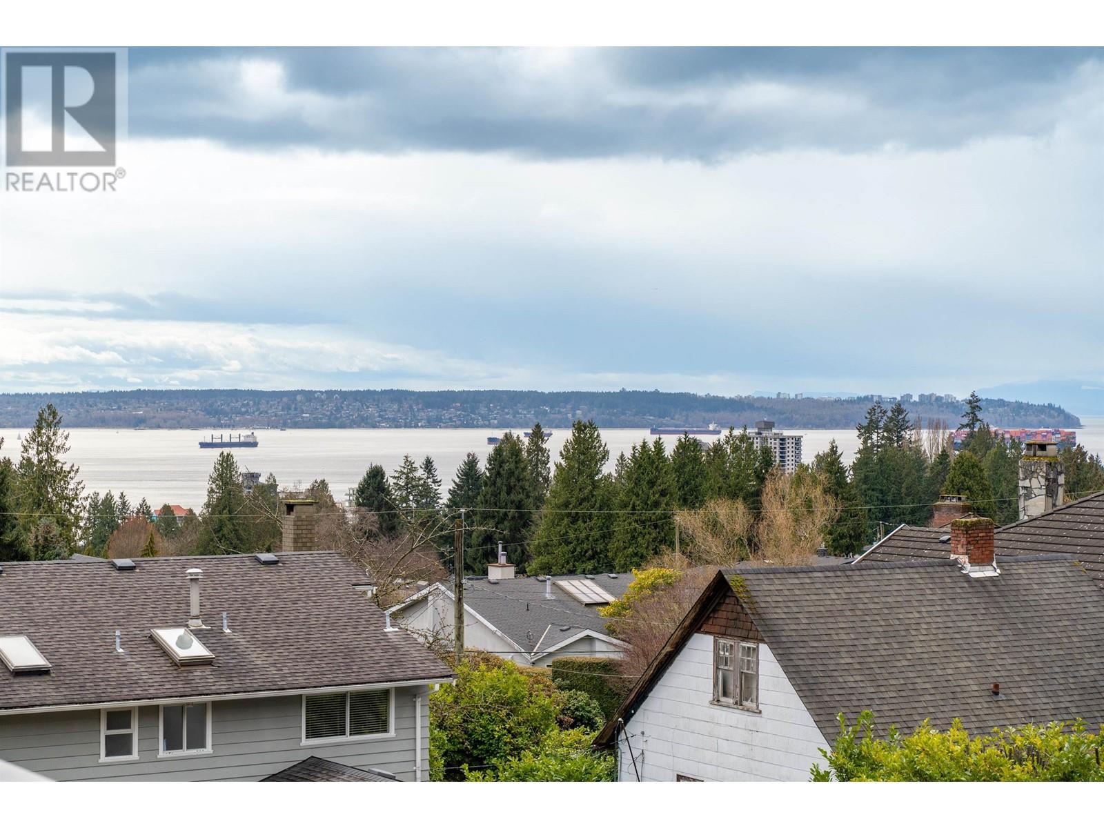 Property at 1410 MATHERS AVENUE image 2