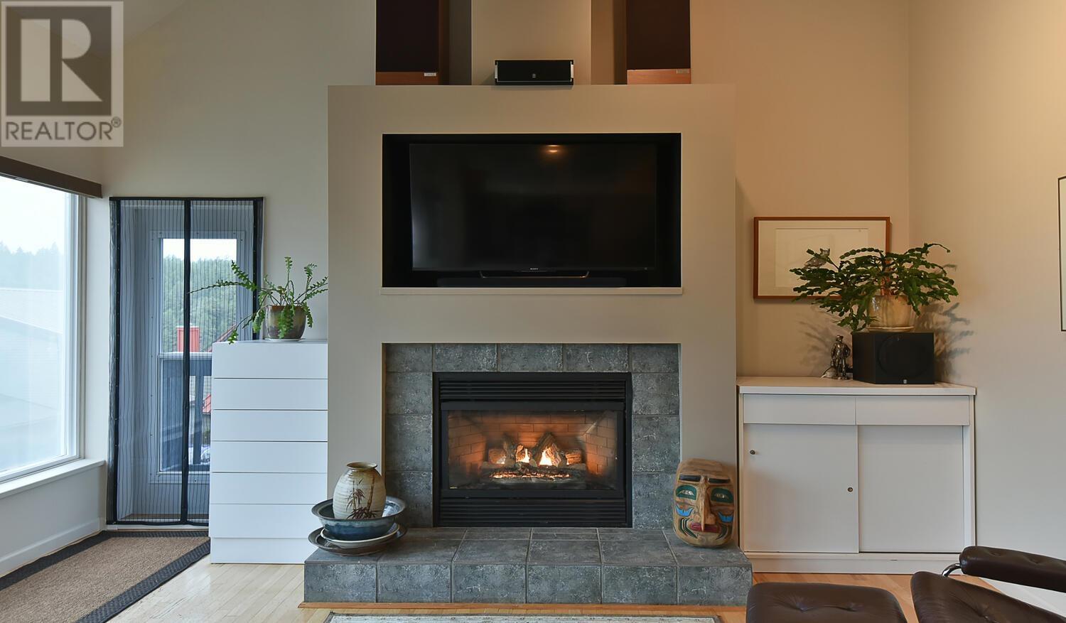 Property at 7 5471 SECRET COVE ROAD image 3