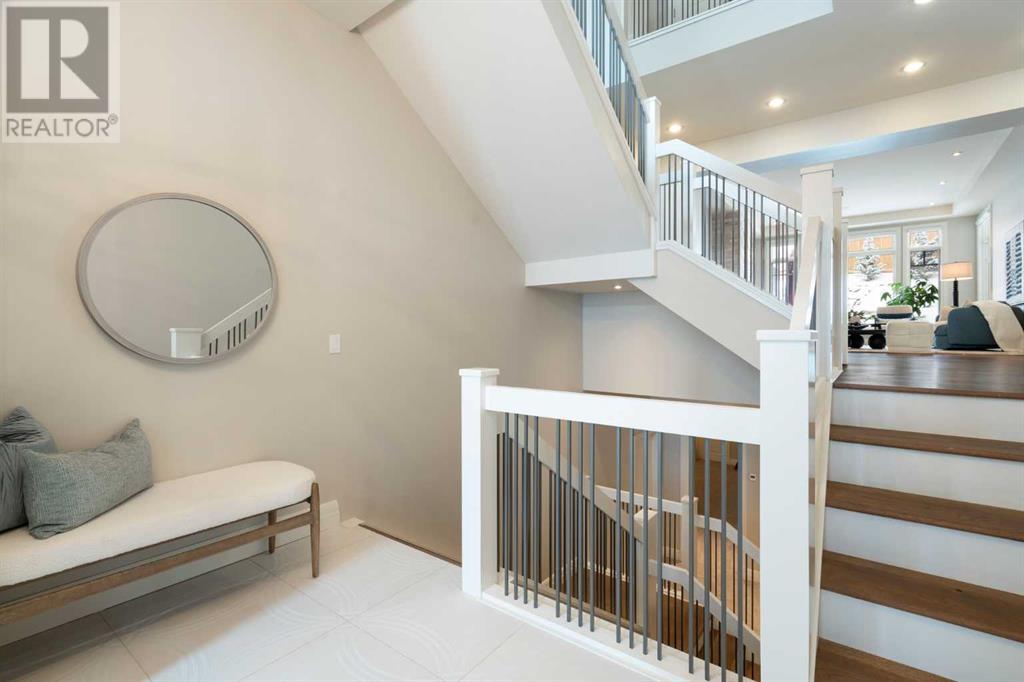 11 Elveden Place Sw, Calgary, Alberta  T3H 0L1 - Photo 2 - A2192329