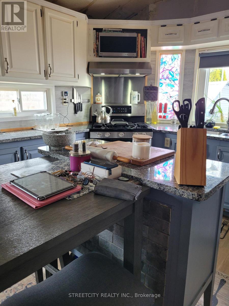3 - 4351 London Line, Plympton-Wyoming, Ontario  N0N 1T0 - Photo 7 - X12027216