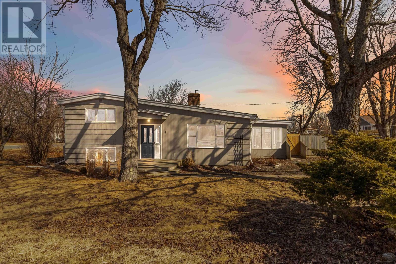 4 Kenwood Avenue, hammonds plains, Nova Scotia