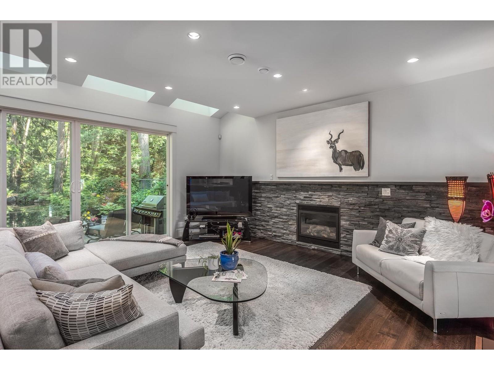 4276 Prospect Road, North Vancouver, British Columbia  V7N 3L5 - Photo 6 - R2979054