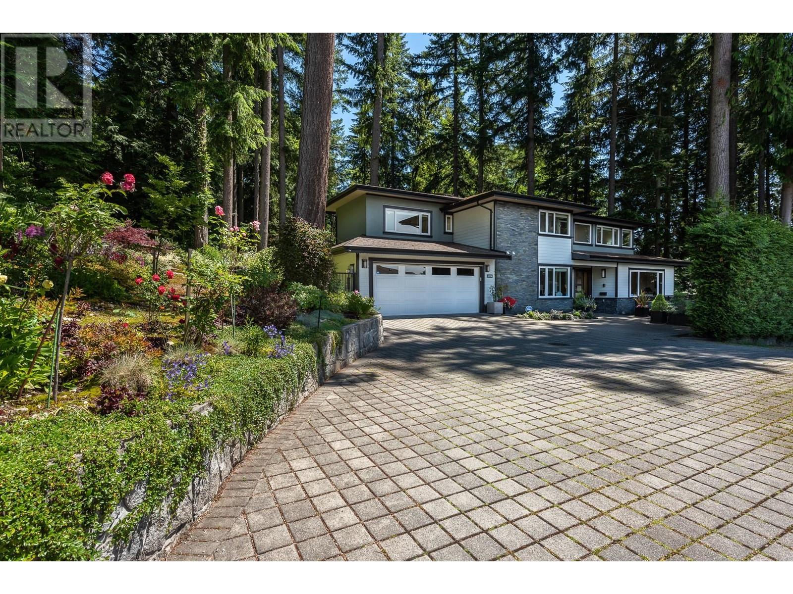 4276 Prospect Road, North Vancouver, British Columbia  V7N 3L5 - Photo 1 - R2979054