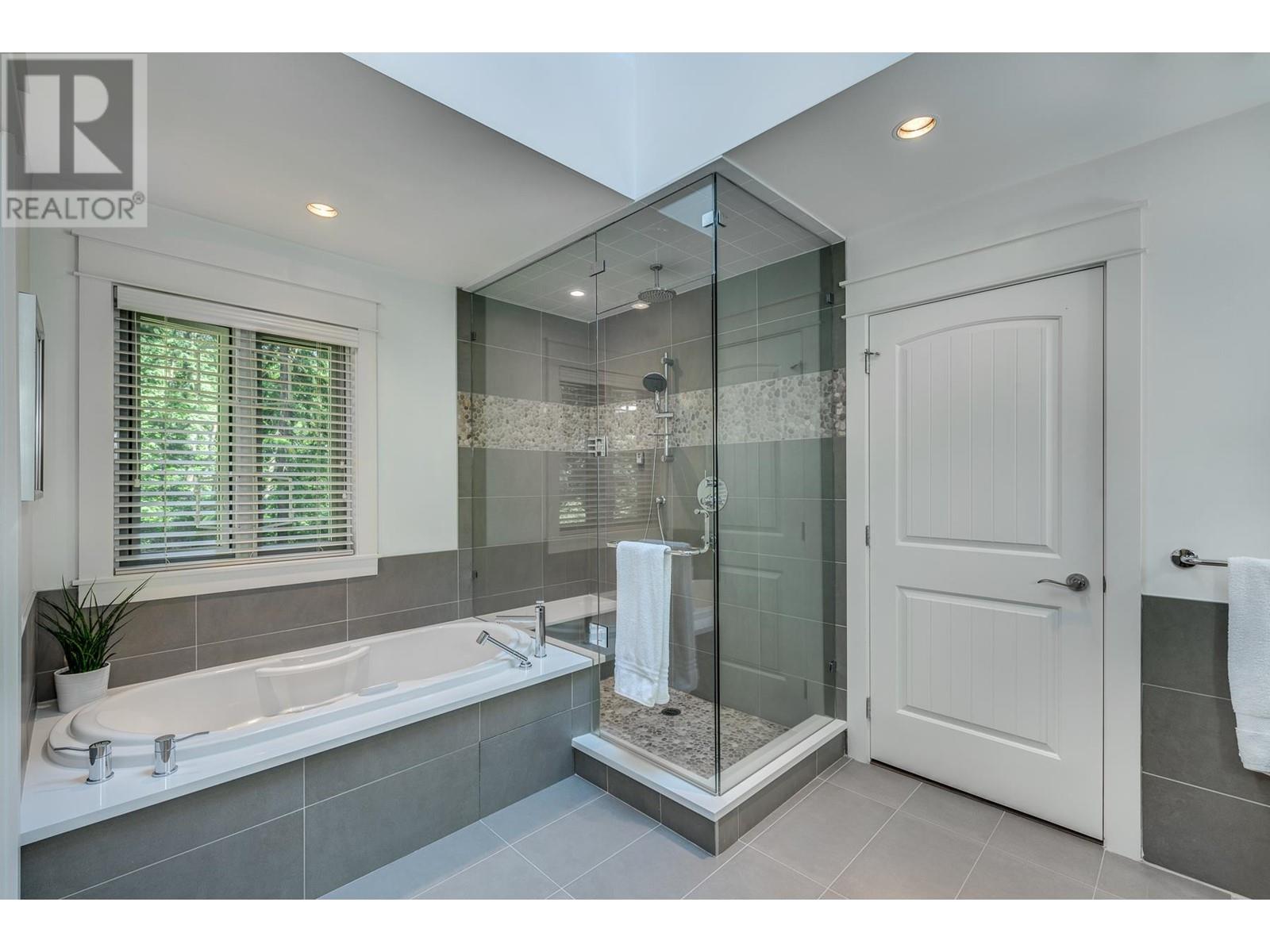 4276 Prospect Road, North Vancouver, British Columbia  V7N 3L5 - Photo 23 - R2979054