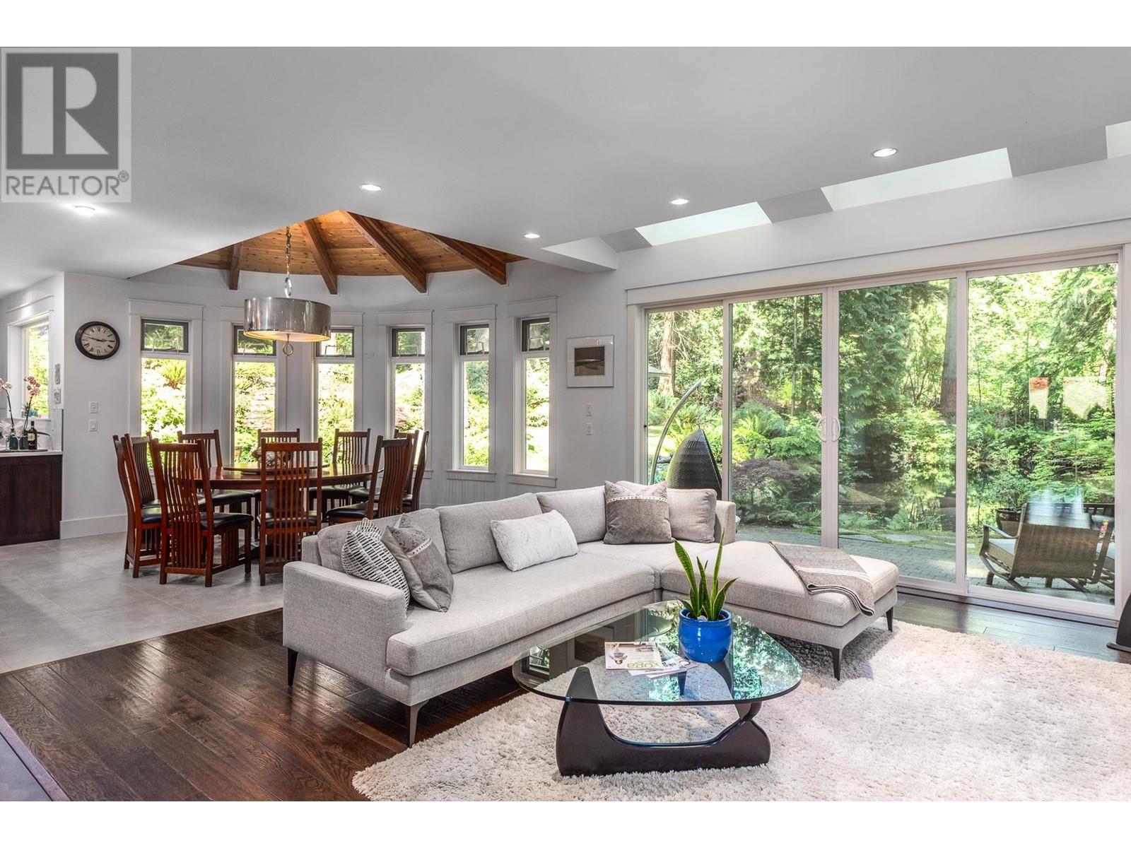 4276 Prospect Road, North Vancouver, British Columbia  V7N 3L5 - Photo 7 - R2979054