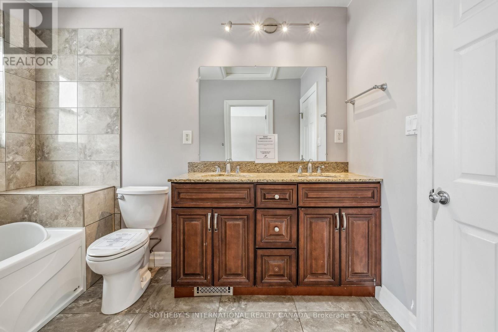 118 Queen Street, Newmarket (Central Newmarket), Ontario  L3Y 2E8 - Photo 26 - N12027096