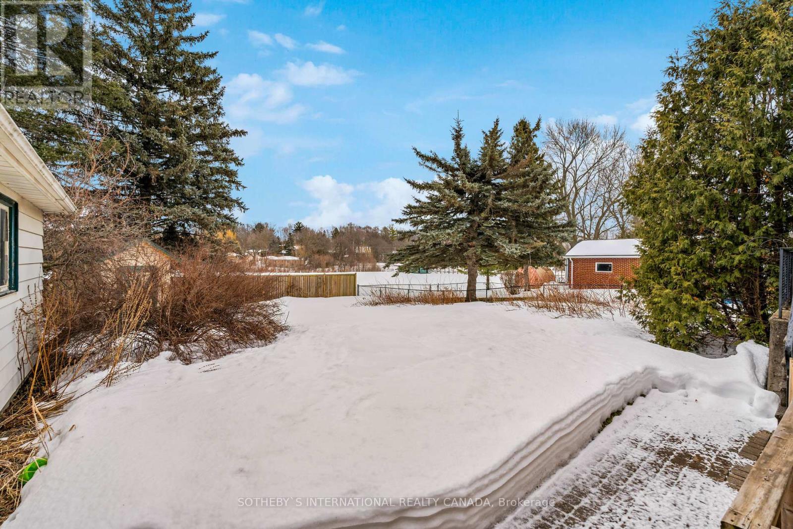 118 Queen Street, Newmarket, Ontario  L3Y 2E8 - Photo 4 - N12027096