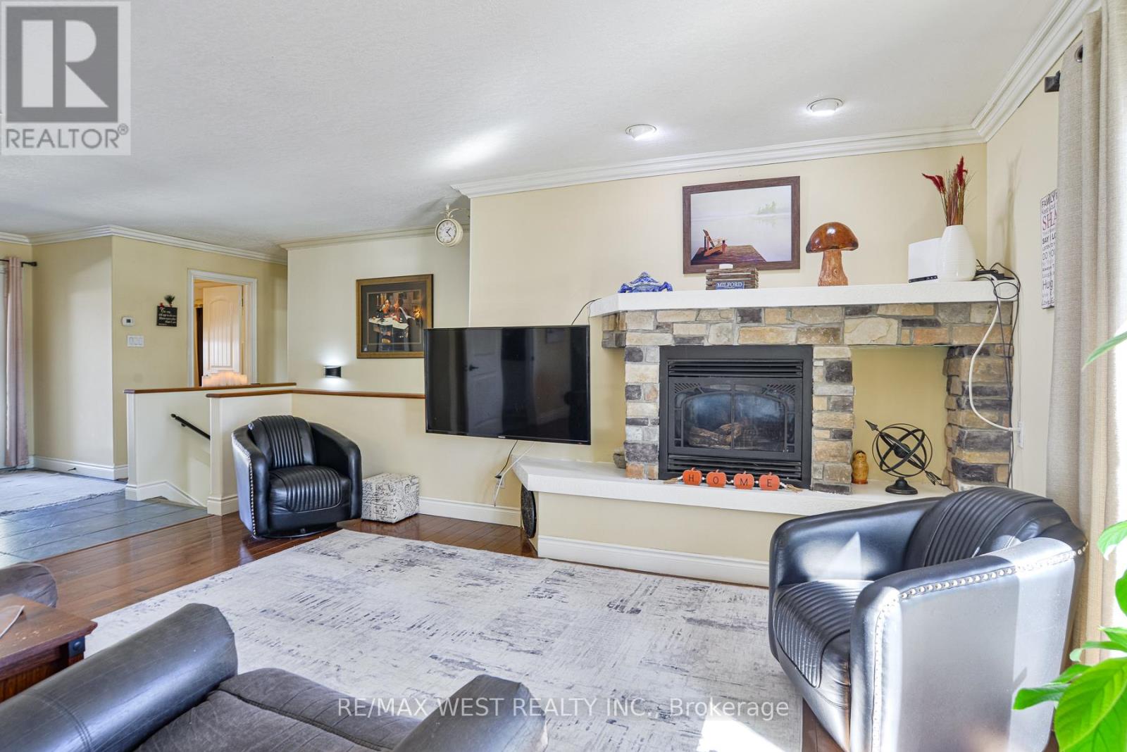 Property at 13 ALBERT STREET W image 3