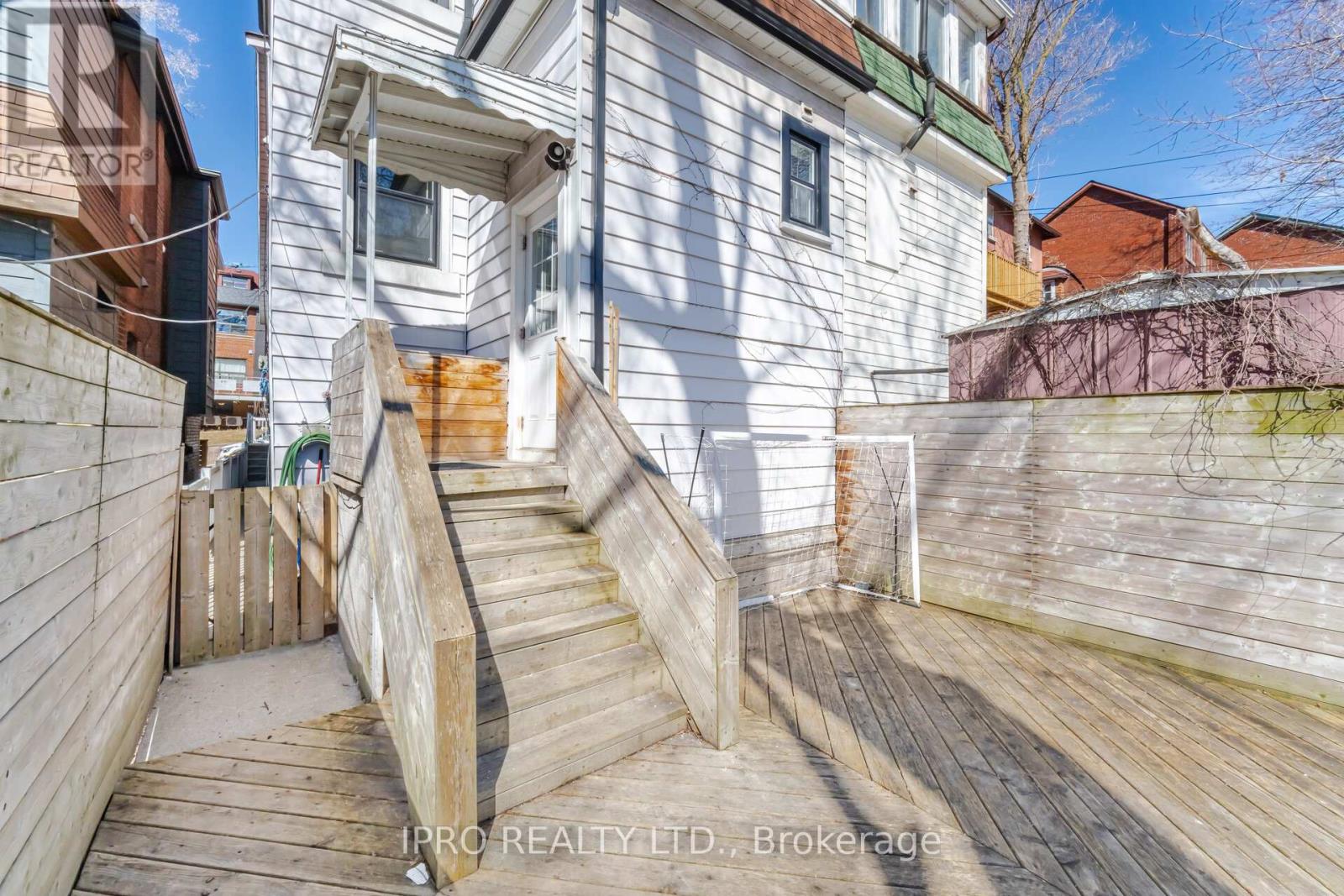 3 Glen Gordon Road, Toronto, Ontario  M6P 1B7 - Photo 35 - W12027124