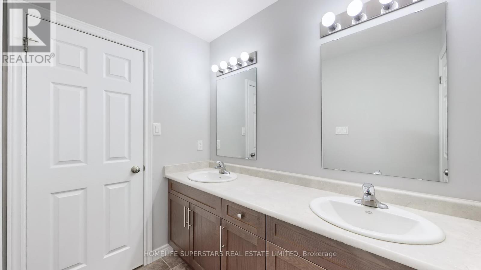 341 Rivertrail Avenue, Kitchener, Ontario  N2A 0K4 - Photo 26 - X12027225