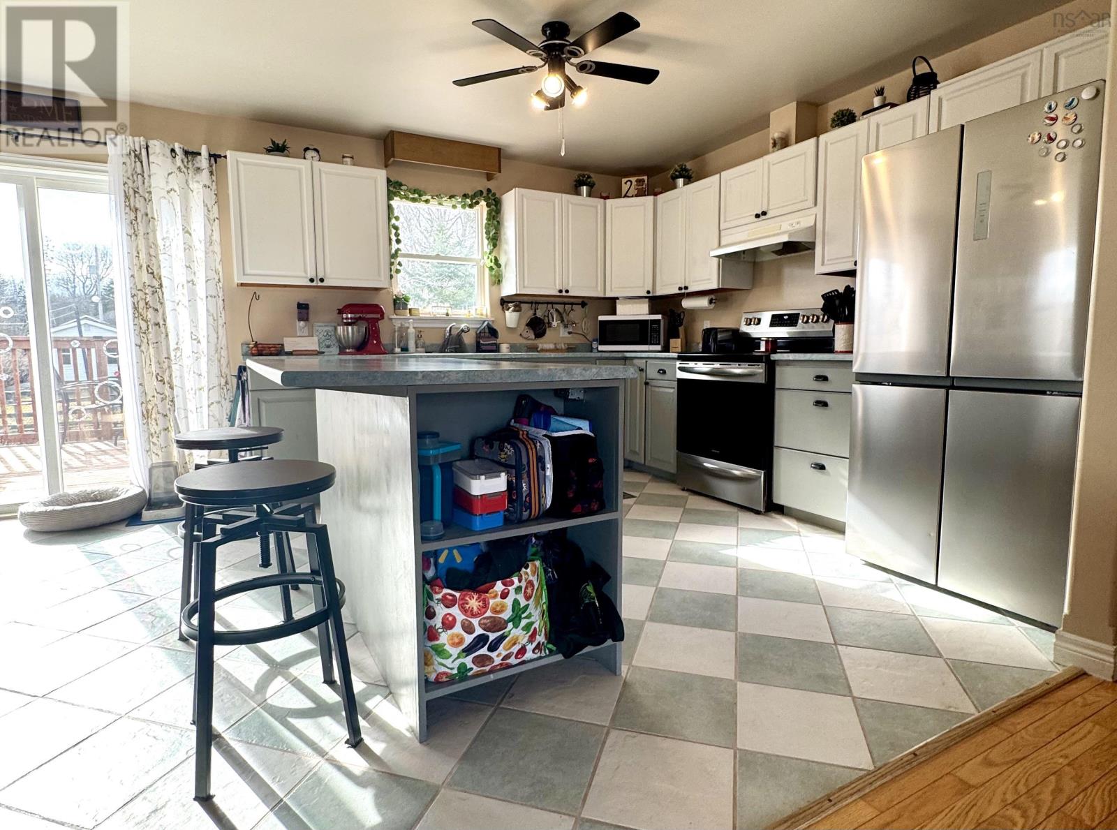 2 Roslindale Drive, Truro Heights, Nova Scotia  B2N 1T2 - Photo 5 - 202505212