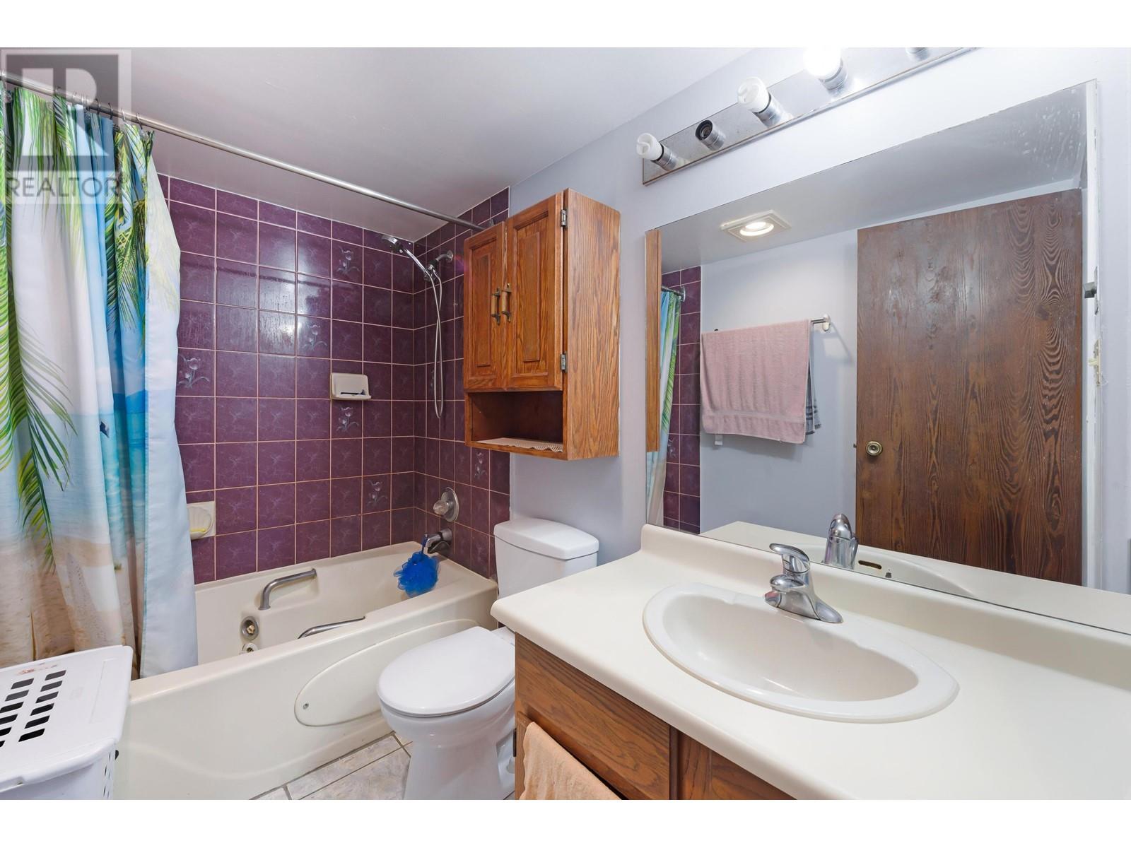 Listing Picture 14 of 29 : 206 4194 MAYWOOD STREET, Burnaby / 本拿比 - 魯藝地產 Yvonne Lu Group - MLS Medallion Club Member