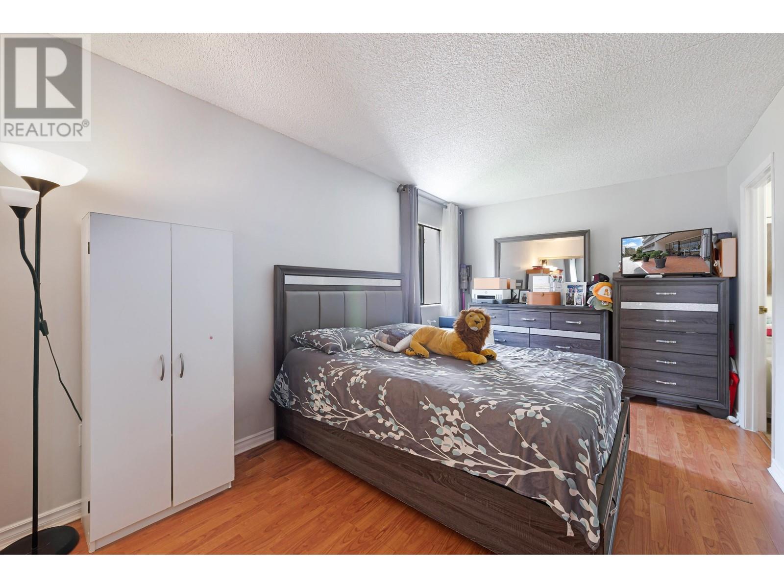 Listing Picture 11 of 29 : 206 4194 MAYWOOD STREET, Burnaby / 本拿比 - 魯藝地產 Yvonne Lu Group - MLS Medallion Club Member