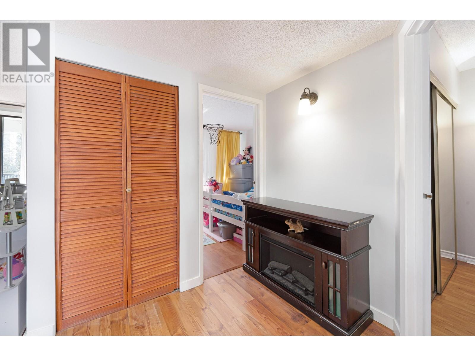 Listing Picture 17 of 29 : 206 4194 MAYWOOD STREET, Burnaby / 本拿比 - 魯藝地產 Yvonne Lu Group - MLS Medallion Club Member