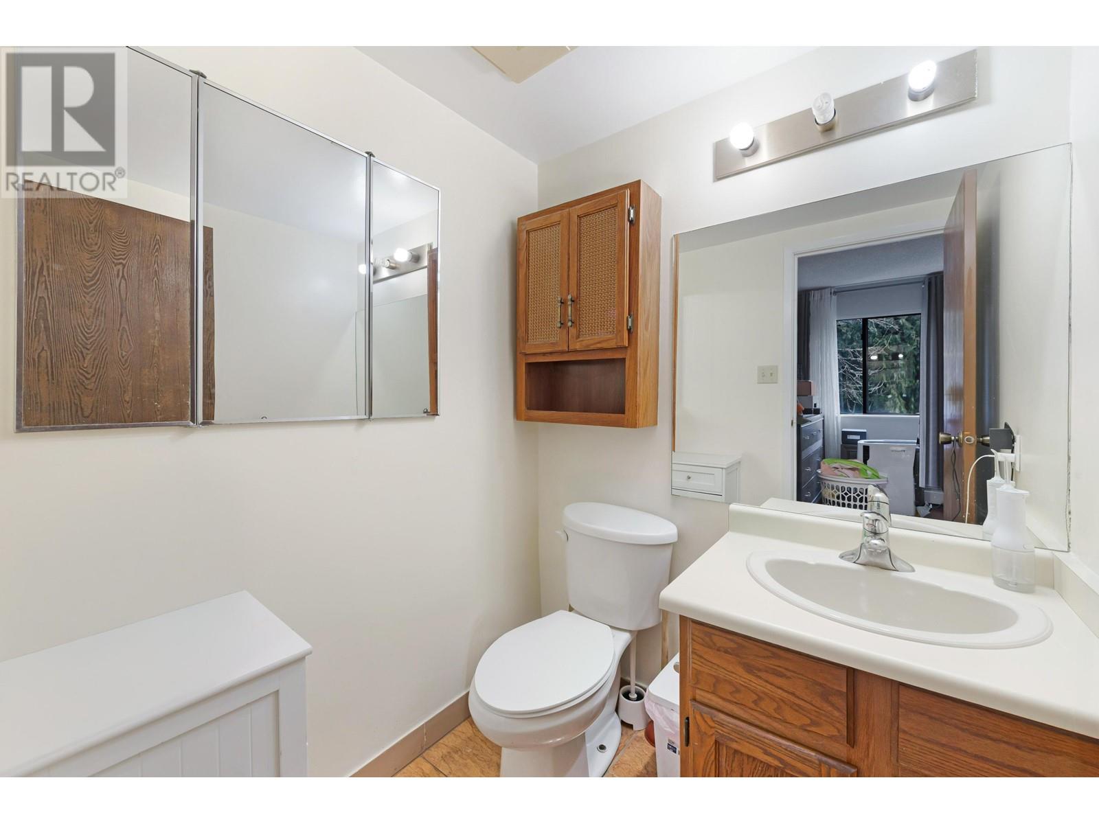 Listing Picture 13 of 29 : 206 4194 MAYWOOD STREET, Burnaby / 本拿比 - 魯藝地產 Yvonne Lu Group - MLS Medallion Club Member
