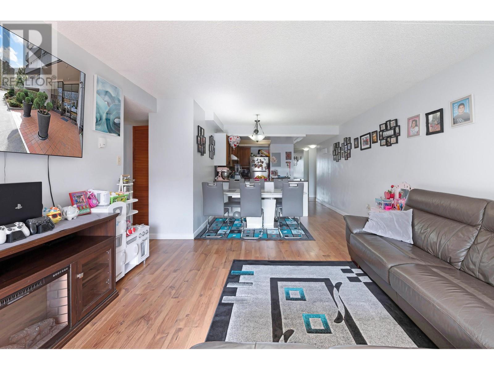 Listing Picture 8 of 29 : 206 4194 MAYWOOD STREET, Burnaby / 本拿比 - 魯藝地產 Yvonne Lu Group - MLS Medallion Club Member