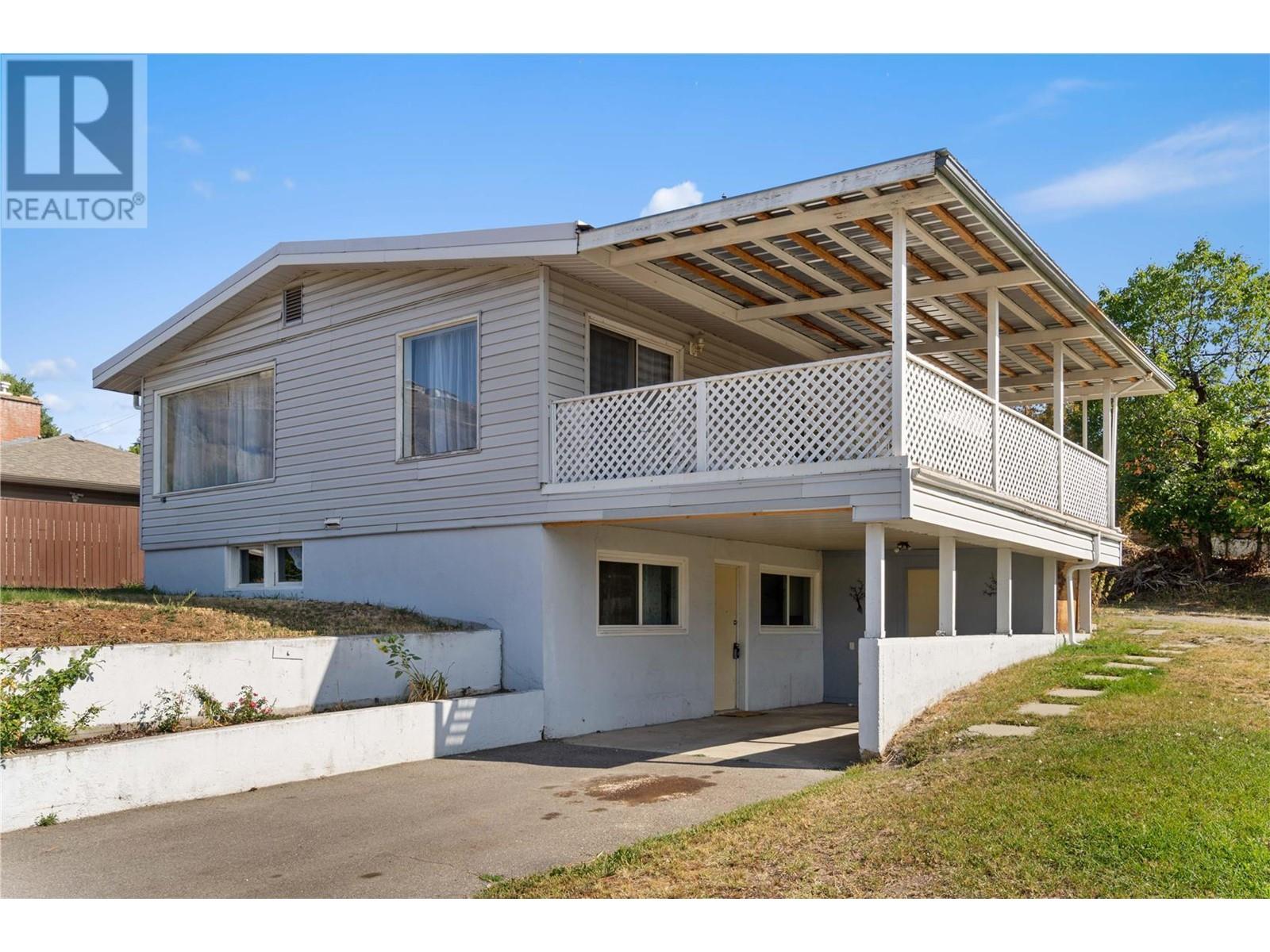 Property at 3701 36A Street image 3