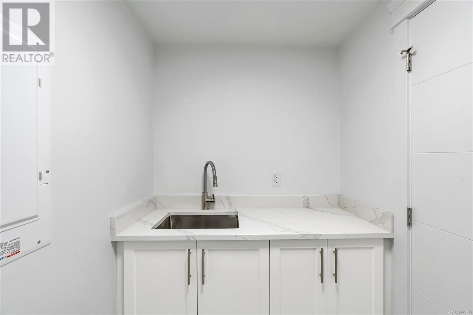 Property at 4580 Galdwell Rd image 3