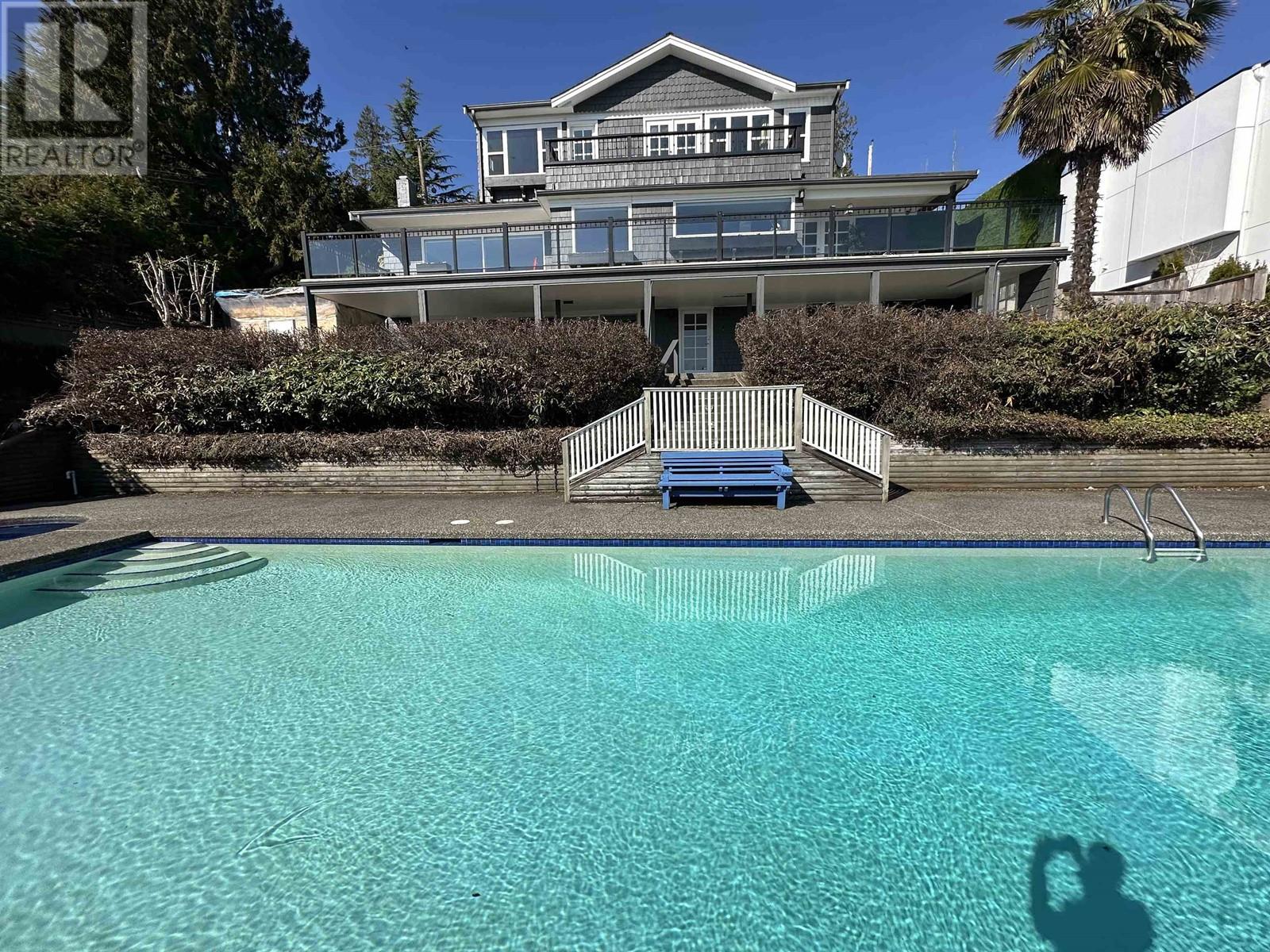 Property at 2390 PALMERSTON AVENUE image 1