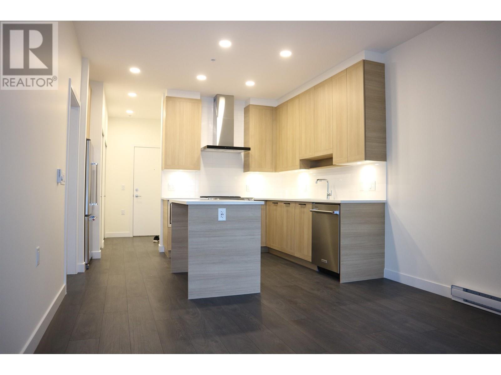 418 7133 14th Street, Burnaby, British Columbia  V5B 4P8 - Photo 3 - R2979400
