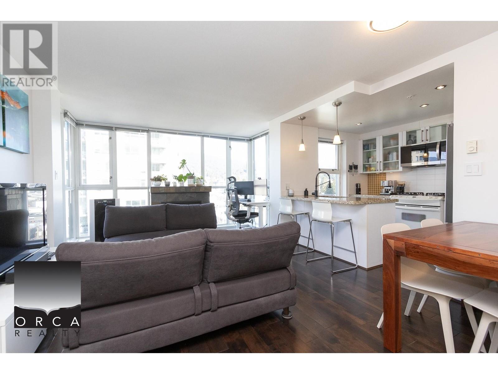 904 121 W 16th Street, North Vancouver, British Columbia  V7M 3P4 - Photo 2 - R2970293