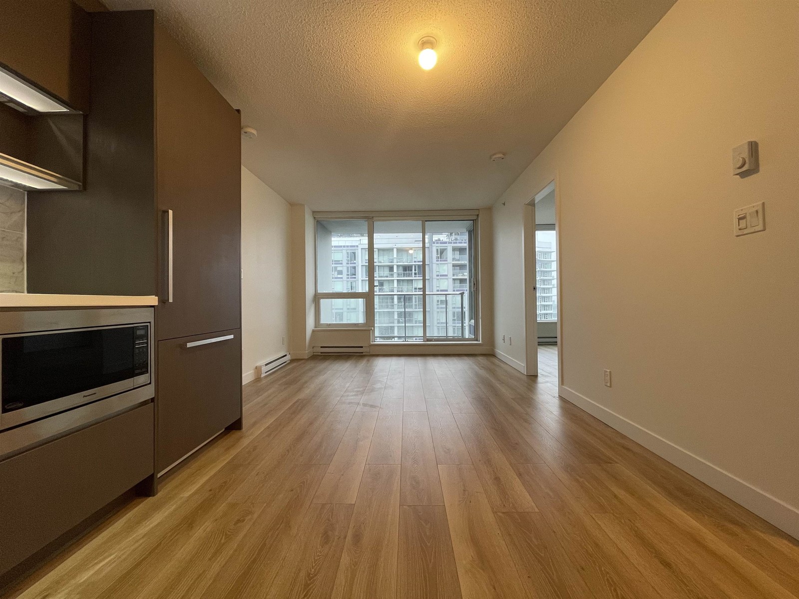4201 13696 100 Avenue, Surrey, British Columbia  V3T 0L5 - Photo 4 - R2979470
