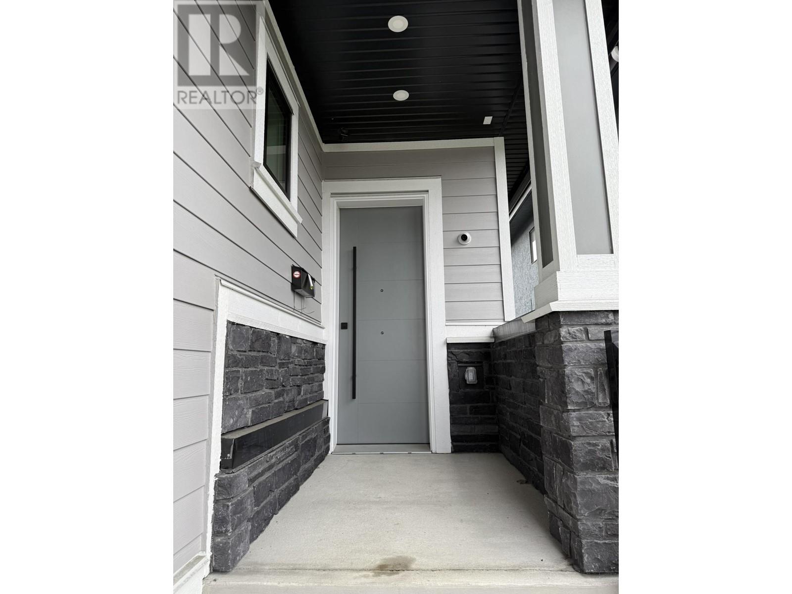 Property at 3176 E 29TH AVENUE image 3