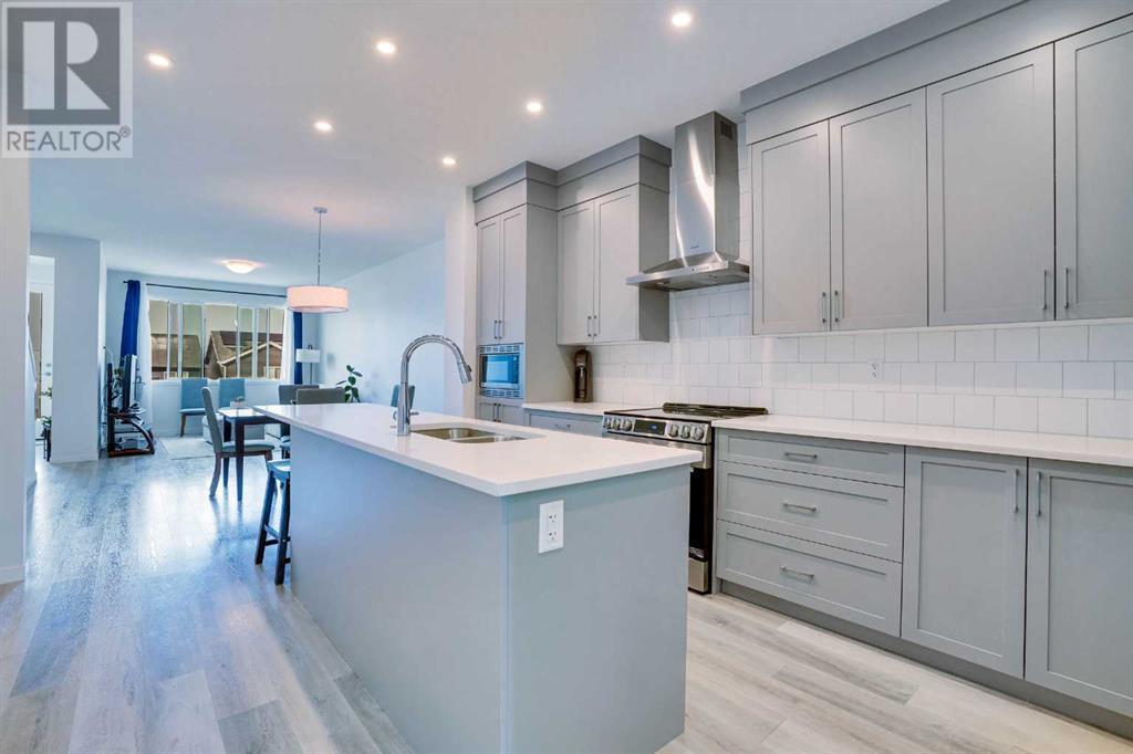 238 Aquila Drive Nw, Calgary, Alberta  T3R 1Y6 - Photo 1 - A2201929
